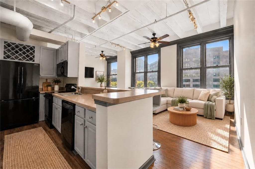 2 bedroom, 2 bathroom, 1,032 sq ft condominium for sale at 32 Peachtree Street 508, Atlanta, GA 30303 — photo 6
