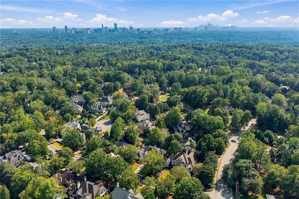5 bedroom, 8 bathroom, 7,300 sq ft single family residence for sale at 170 Helmsley Drive, Atlanta, GA 30327 — photo 5