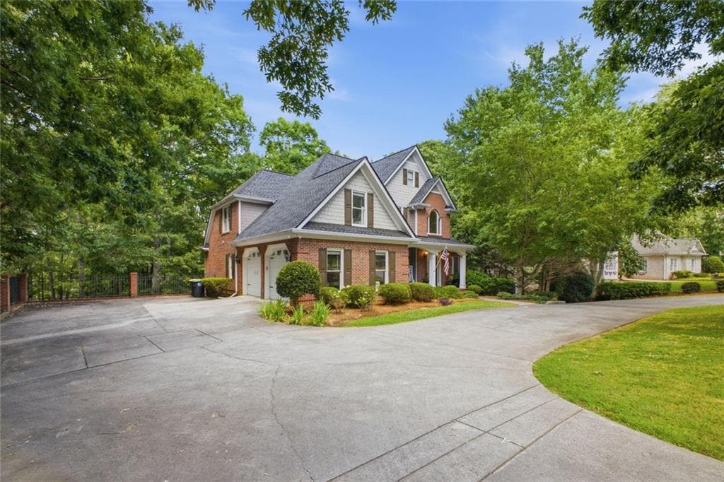 7 bedroom, 4 bathroom, 4,313 sq ft single family residence for sale at 11 Breckenridge Road, Rome, GA 30161 — photo 2