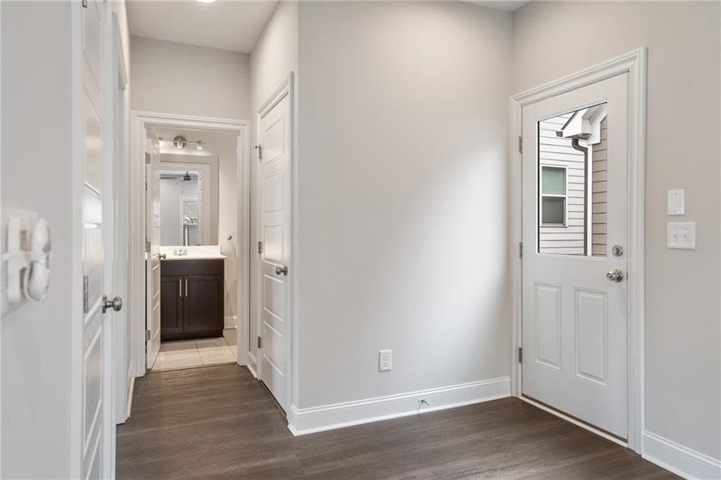 1 bedroom, 1 bathroom, 636 sq ft condominium for rent at 1825 Sanford Drive B, Atlanta, GA 30318 for $2,000 a month — photo 4