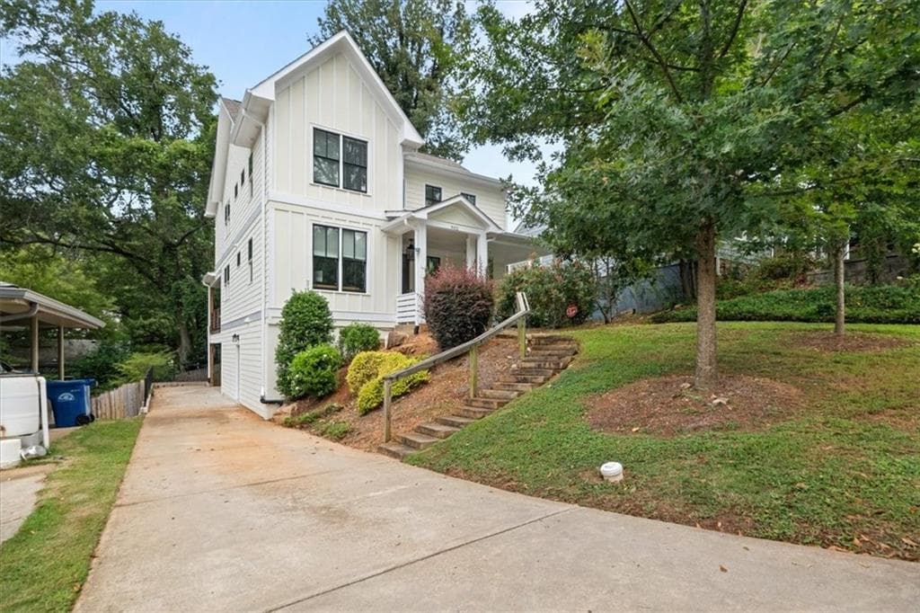 1 bedroom, 1 bathroom, 2,834 sq ft single family residence for rent at 902 Emerson Avenue Unit A, Atlanta, GA 30316 for $1,600 a month — photo 1 of 9