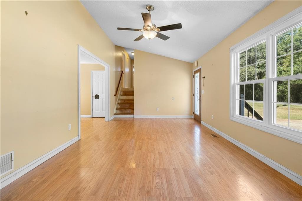 3 bedroom, 2 bathroom, 1,204 sq ft single family residence for sale at 286 Covered Bridge Road, Cartersville, GA 30120 — photo 3