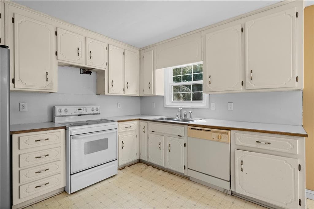 3 bedroom, 2 bathroom, 1,204 sq ft single family residence for sale at 286 Covered Bridge Road, Cartersville, GA 30120 — photo 9