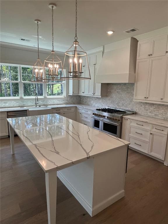 4 bedroom, 5 bathroom, 3,397 sq ft single family residence for sale at 1622 Ahaluna Drive, Gainesville, GA 30501 — photo 5