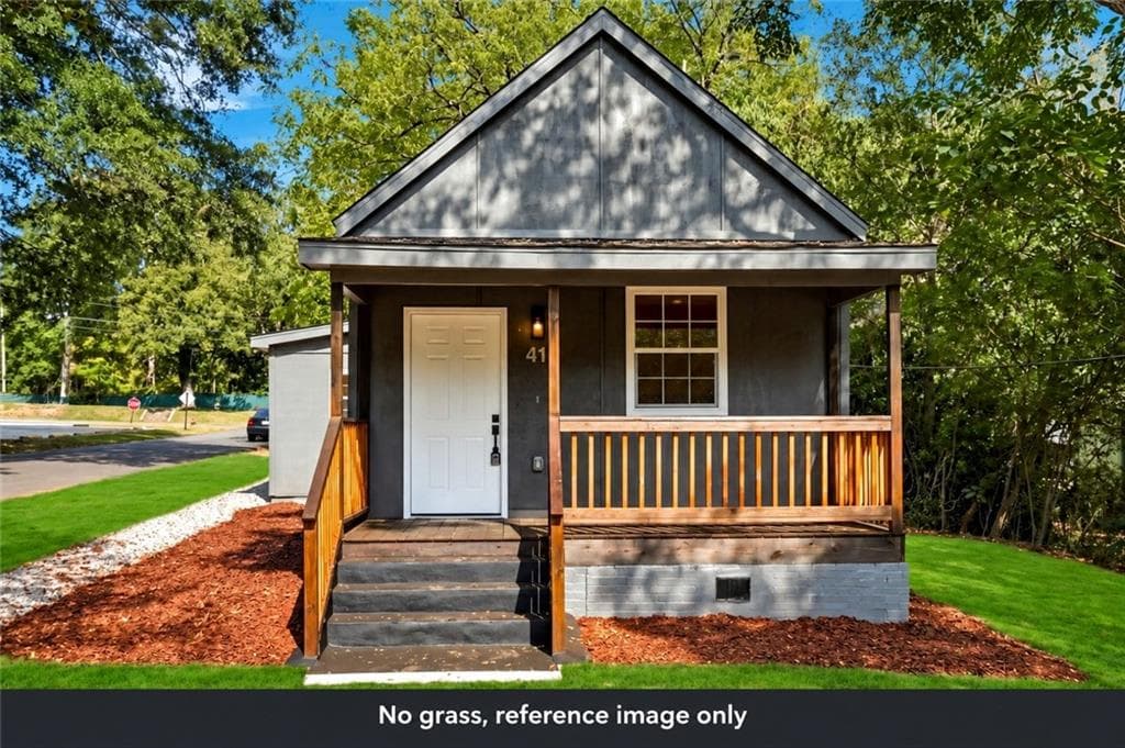 2 bedroom, 2 bathroom, 708 sq ft single family residence for sale at 41 Sargent A St, Newnan, GA 30263