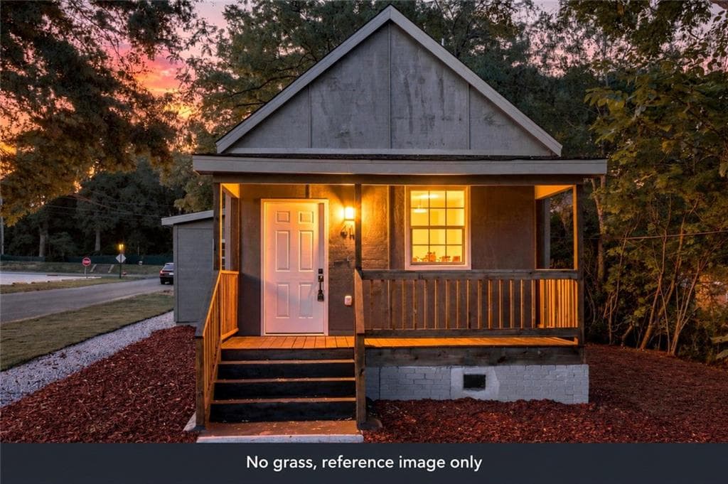 2 bedroom, 2 bathroom, 895 sq ft single family residence for sale at 41 Sargent A St, Newnan, GA 30263 — photo 2