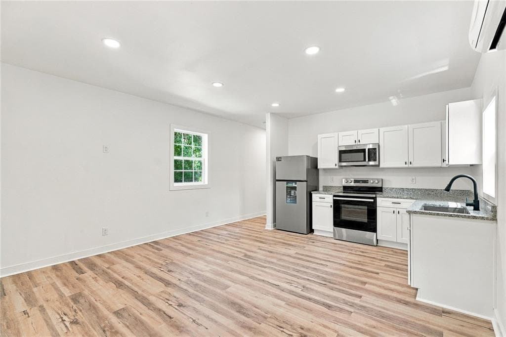 2 bedroom, 2 bathroom, 895 sq ft single family residence for sale at 41 Sargent A St, Newnan, GA 30263 — photo 7