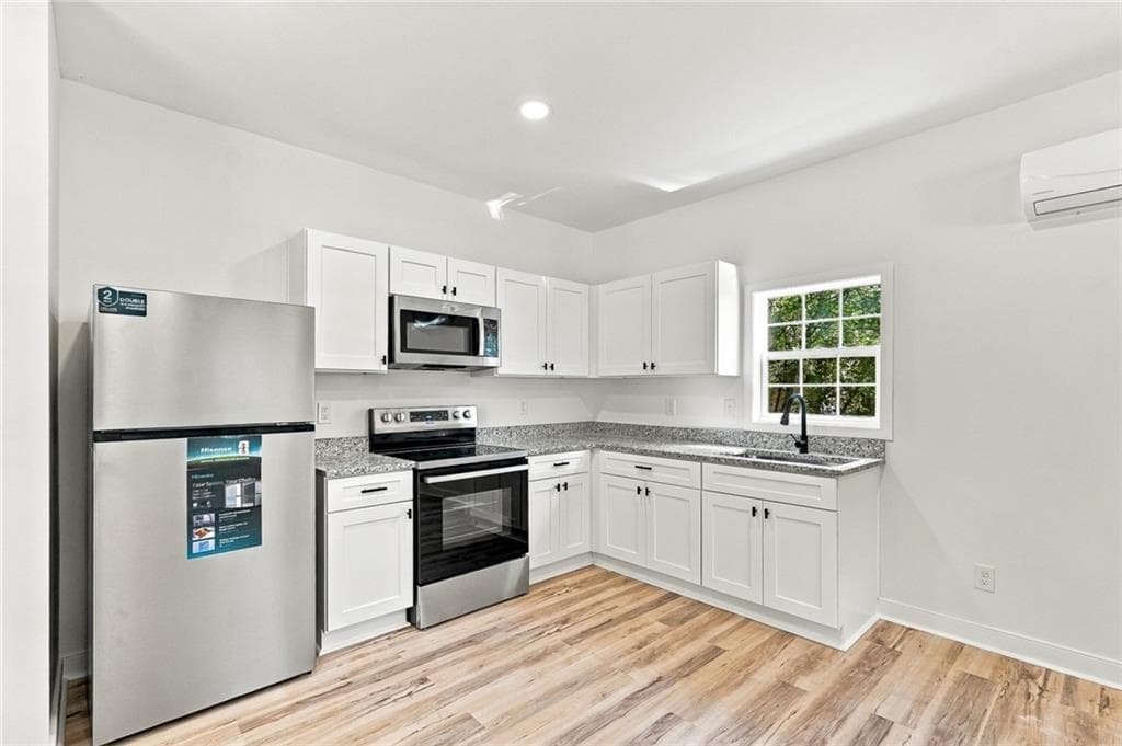 2 bedroom, 2 bathroom, 895 sq ft single family residence for sale at 41 Sargent A St, Newnan, GA 30263 — photo 8