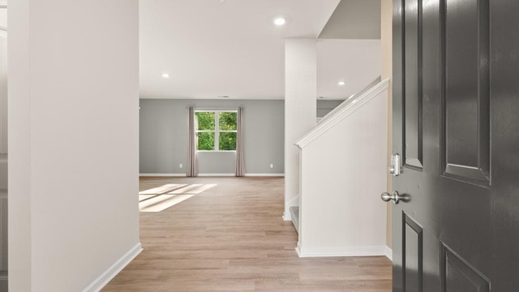 4 bedroom, 3 bathroom, 2,176 sq ft single family residence for sale at 439 Creekview Way, Dallas, GA 30132 — photo 2