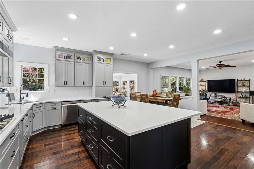 4 bedroom, 3 bathroom, 3,445 sq ft single family residence for sale at 4215 Avondale Lane, Cumming, GA 30041 — photo 10
