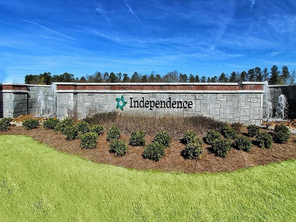 5 bedroom, 3 bathroom, 3,269 sq ft single family residence for sale at 76 Mulberry Bush Drive, Loganville, GA 30052 — photo 9
