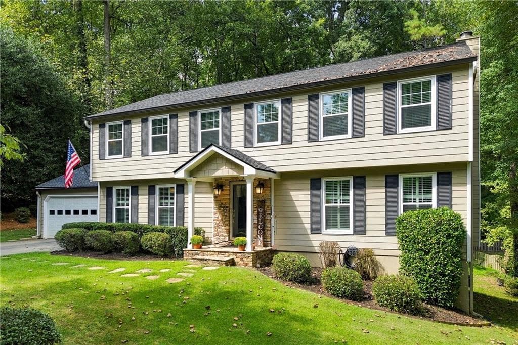 5 bedroom, 3 bathroom, 2,376 sq ft single family residence for sale at 345 High Meadow Drive, Marietta, GA 30068 — photo 2