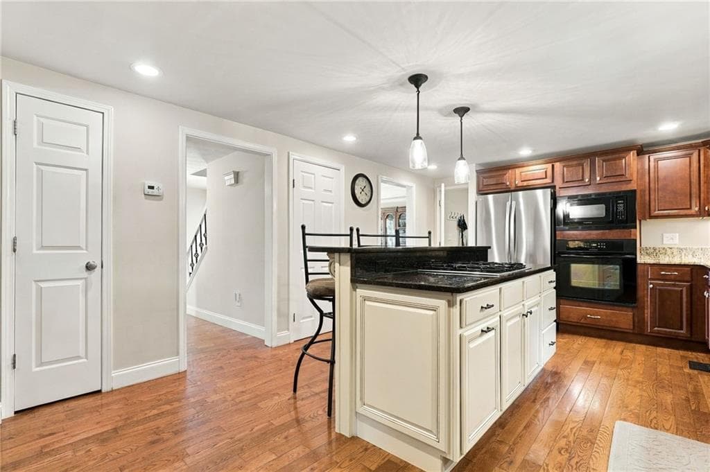 5 bedroom, 3 bathroom, 2,376 sq ft single family residence for sale at 345 High Meadow Drive, Marietta, GA 30068 — photo 10