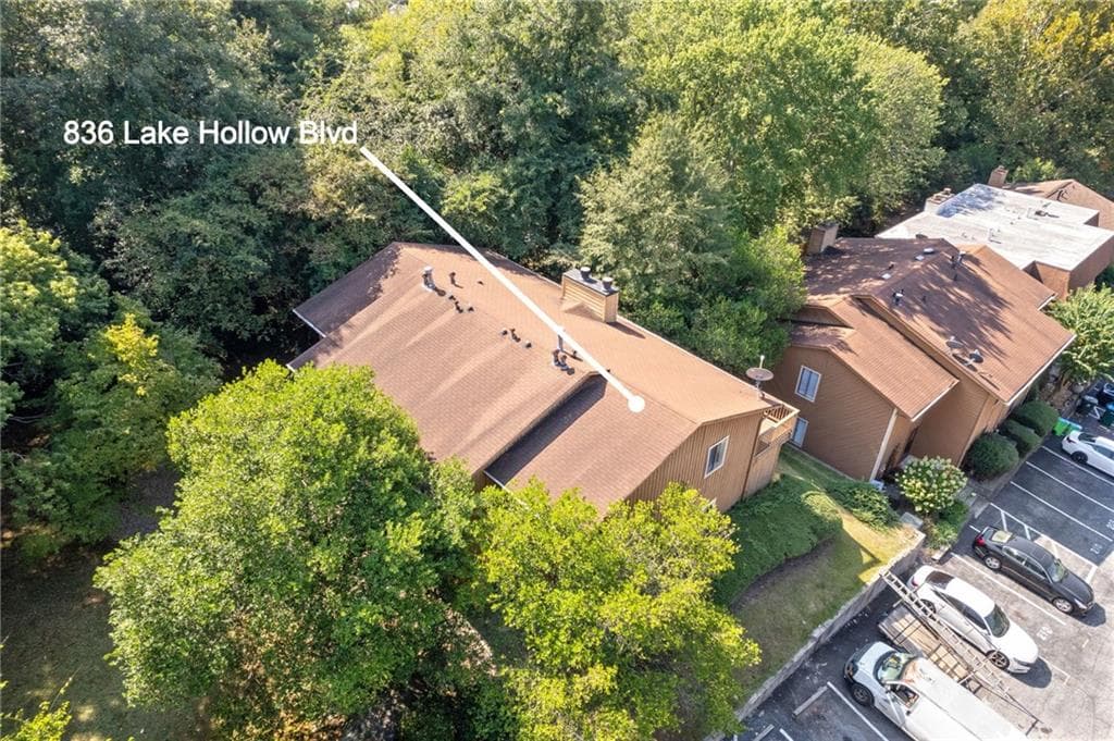 3 bedroom, 3 bathroom, 1,839 sq ft condominium for sale at 836 Lake Hollow Boulevard, Marietta, GA 30064 — photo 2