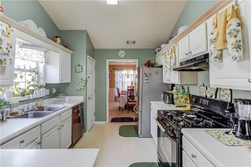 5 bedroom, 3 bathroom, 2,568 sq ft single family residence for sale at 244 Adams Lake Drive, Lawrenceville, GA 30046 — photo 9
