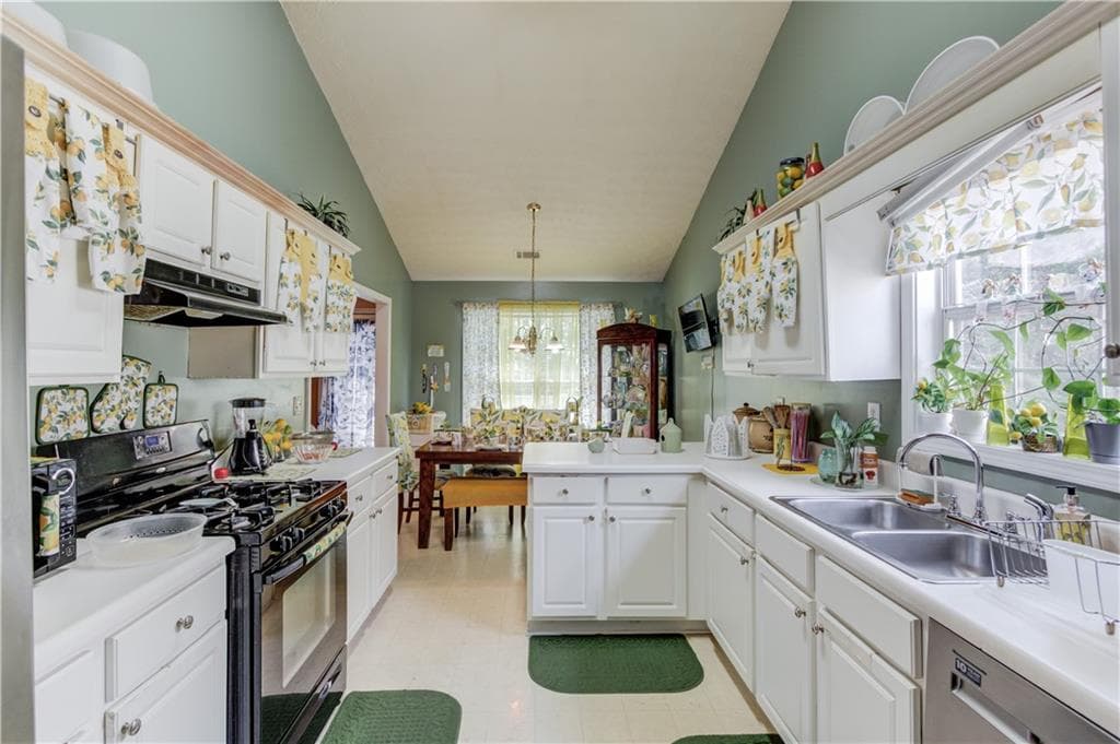 5 bedroom, 3 bathroom, 2,568 sq ft single family residence for sale at 244 Adams Lake Drive, Lawrenceville, GA 30046 — photo 10