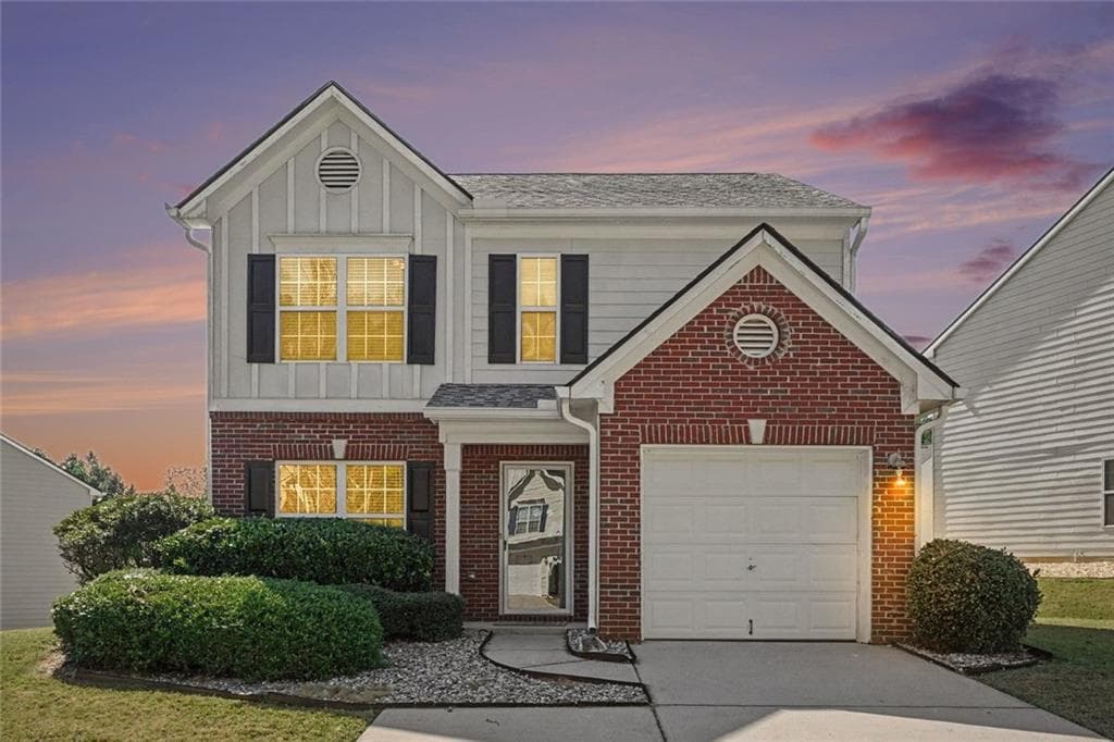 3 bedroom, 3 bathroom, 1,629 sq ft single family residence for sale at 9464 Lakeview Road, Union City, GA 30291