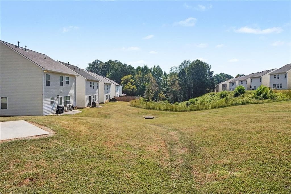 3 bedroom, 3 bathroom, 1,629 sq ft single family residence for sale at 9464 Lakeview Road, Union City, GA 30291 — photo 3