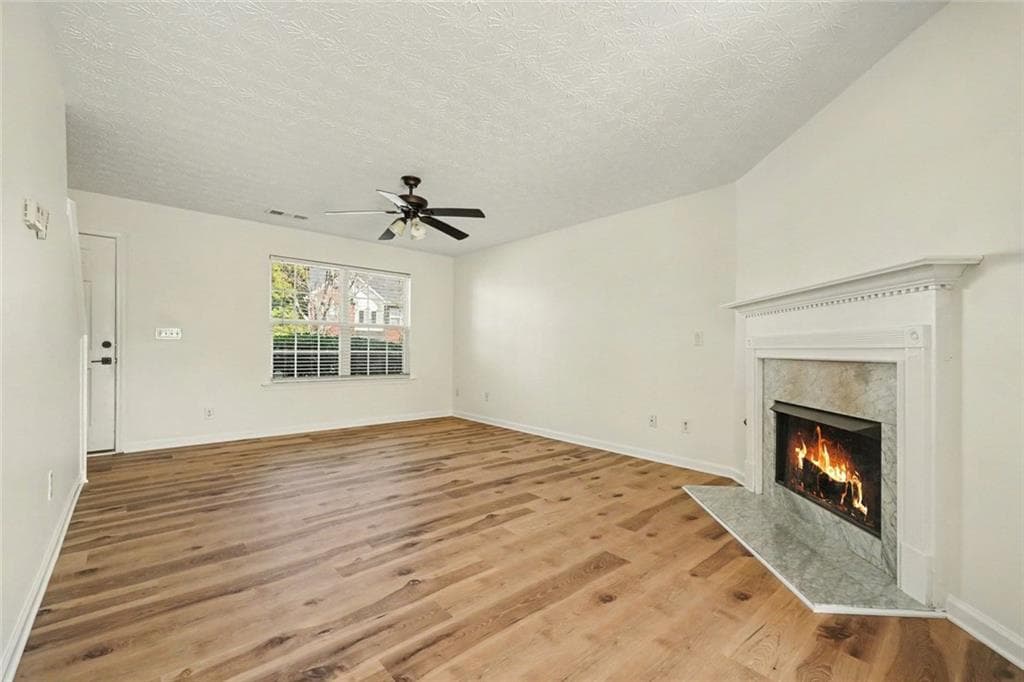 3 bedroom, 3 bathroom, 1,629 sq ft single family residence for sale at 9464 Lakeview Road, Union City, GA 30291 — photo 6