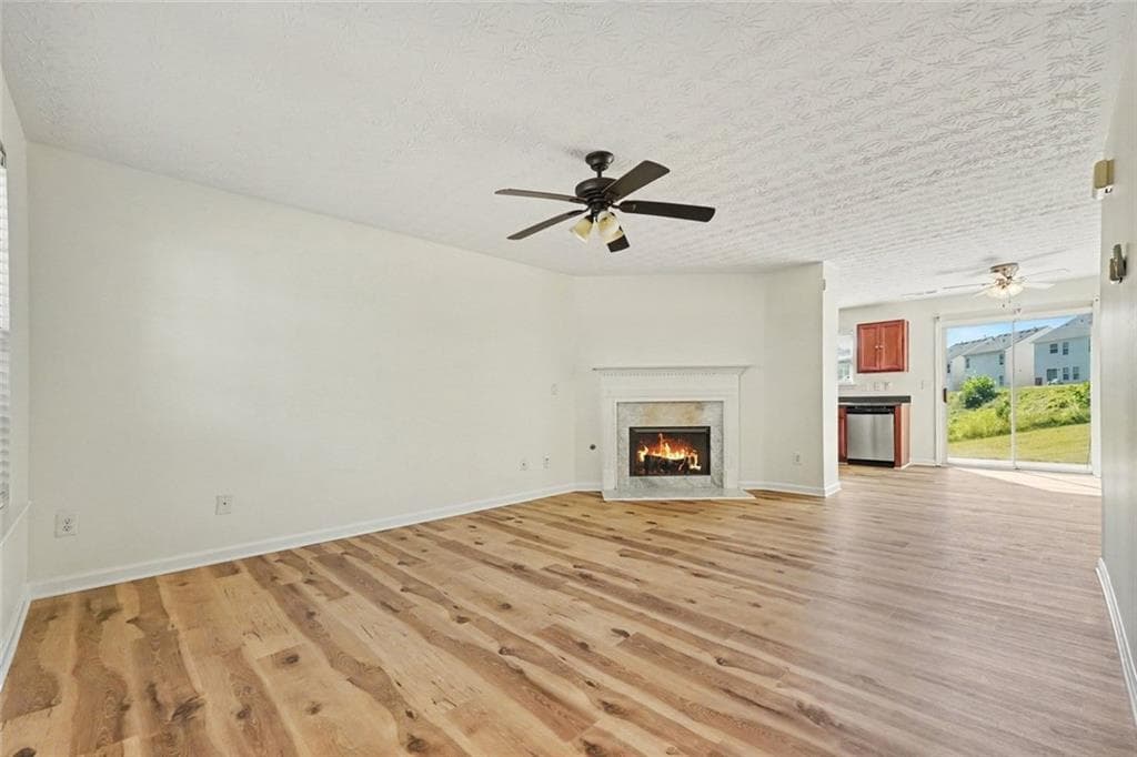 3 bedroom, 3 bathroom, 1,629 sq ft single family residence for sale at 9464 Lakeview Road, Union City, GA 30291 — photo 7
