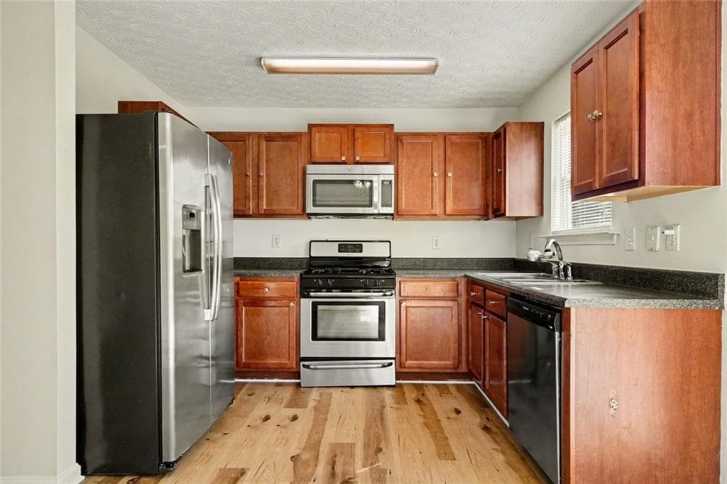 3 bedroom, 3 bathroom, 1,629 sq ft single family residence for sale at 9464 Lakeview Road, Union City, GA 30291 — photo 9