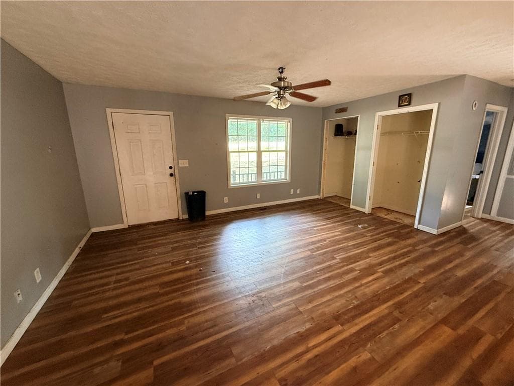 3 bedroom, 2 bathroom, 1,100 sq ft single family residence for sale at 3249 Commerce Road, Jefferson, GA 30549 — photo 4