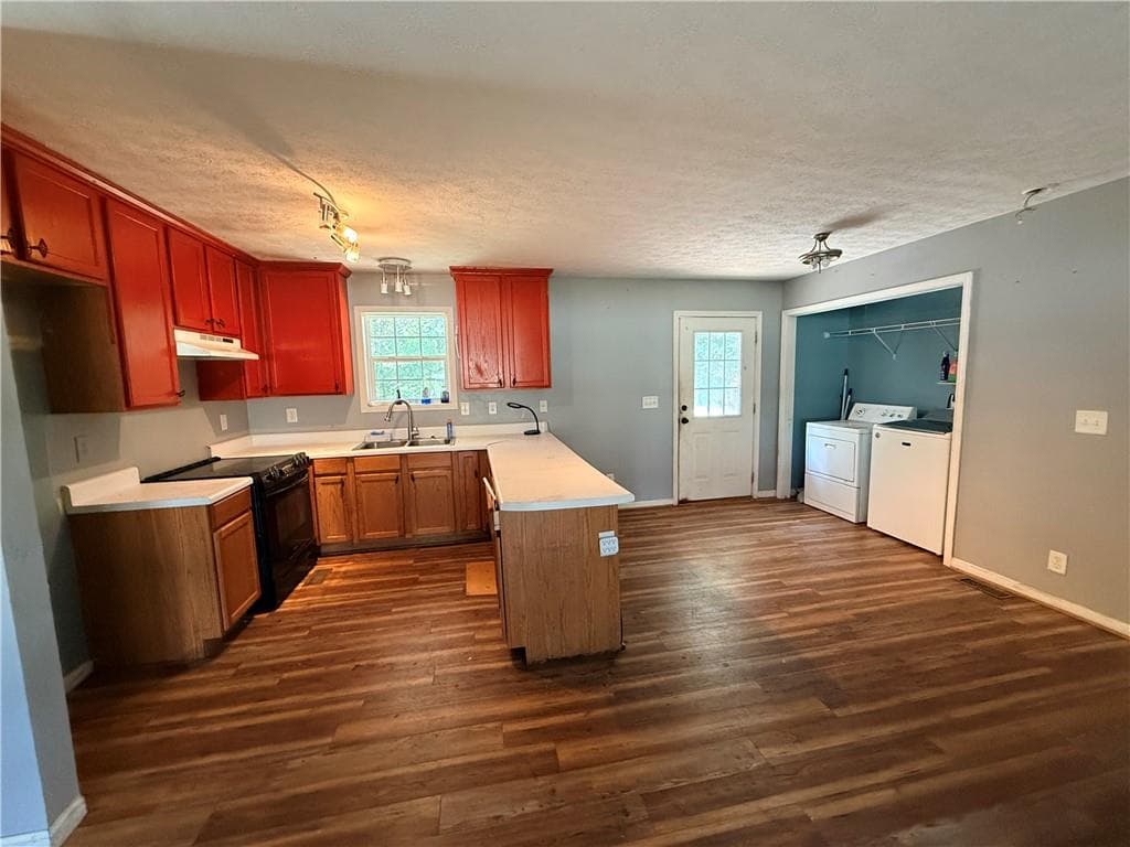 3 bedroom, 2 bathroom, 1,100 sq ft single family residence for sale at 3249 Commerce Road, Jefferson, GA 30549 — photo 5