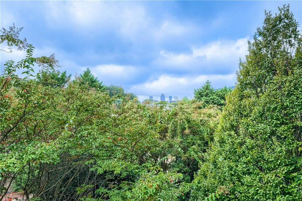1 bedroom, 1 bathroom, 782 sq ft condominium for sale at 747 Ralph Mcgill Boulevard 323, Atlanta, GA 30312 — photo 10