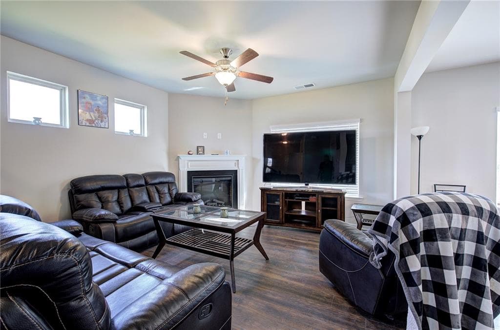 3 bedroom, 3 bathroom, 2,140 sq ft single family residence for sale at 102 Oak Ridge Drive, Aragon, GA 30104 — photo 9
