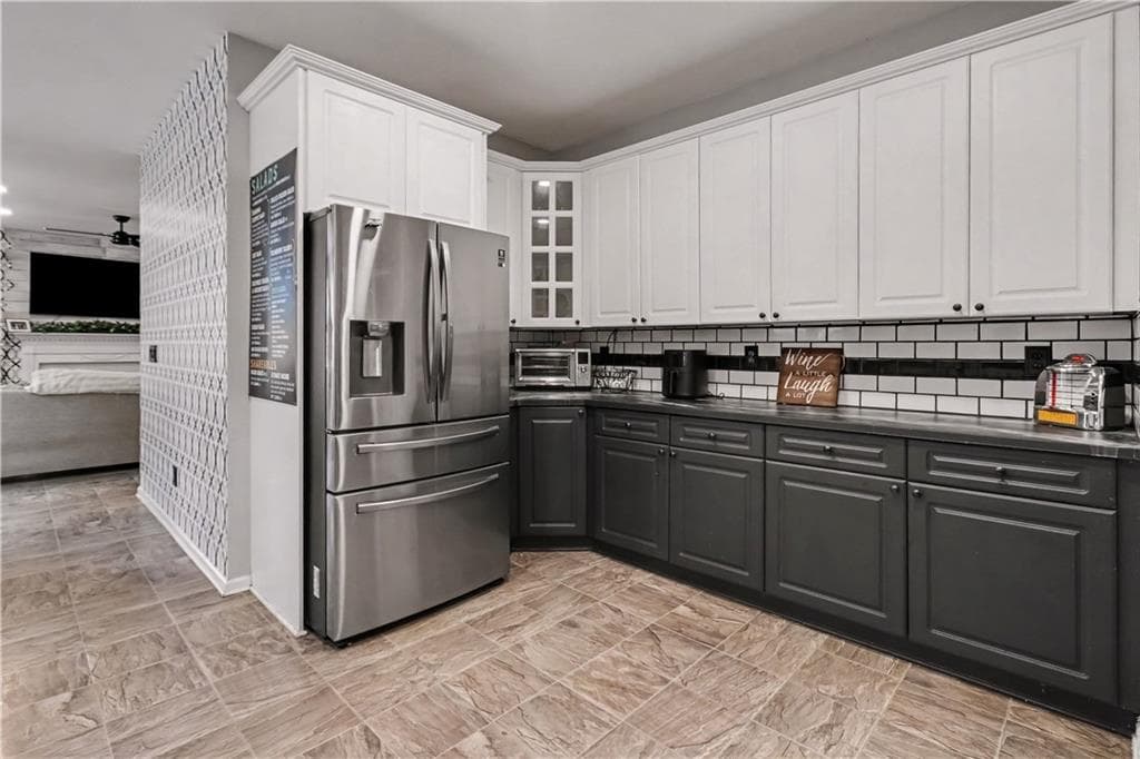 5 bedroom, 4 bathroom, 2,563 sq ft single family residence for sale at 140 Manor Drive, Fayetteville, GA 30215 — photo 8