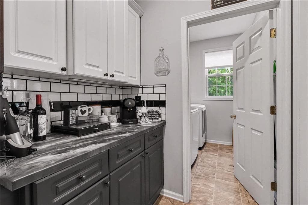 5 bedroom, 4 bathroom, 2,563 sq ft single family residence for sale at 140 Manor Drive, Fayetteville, GA 30215 — photo 9