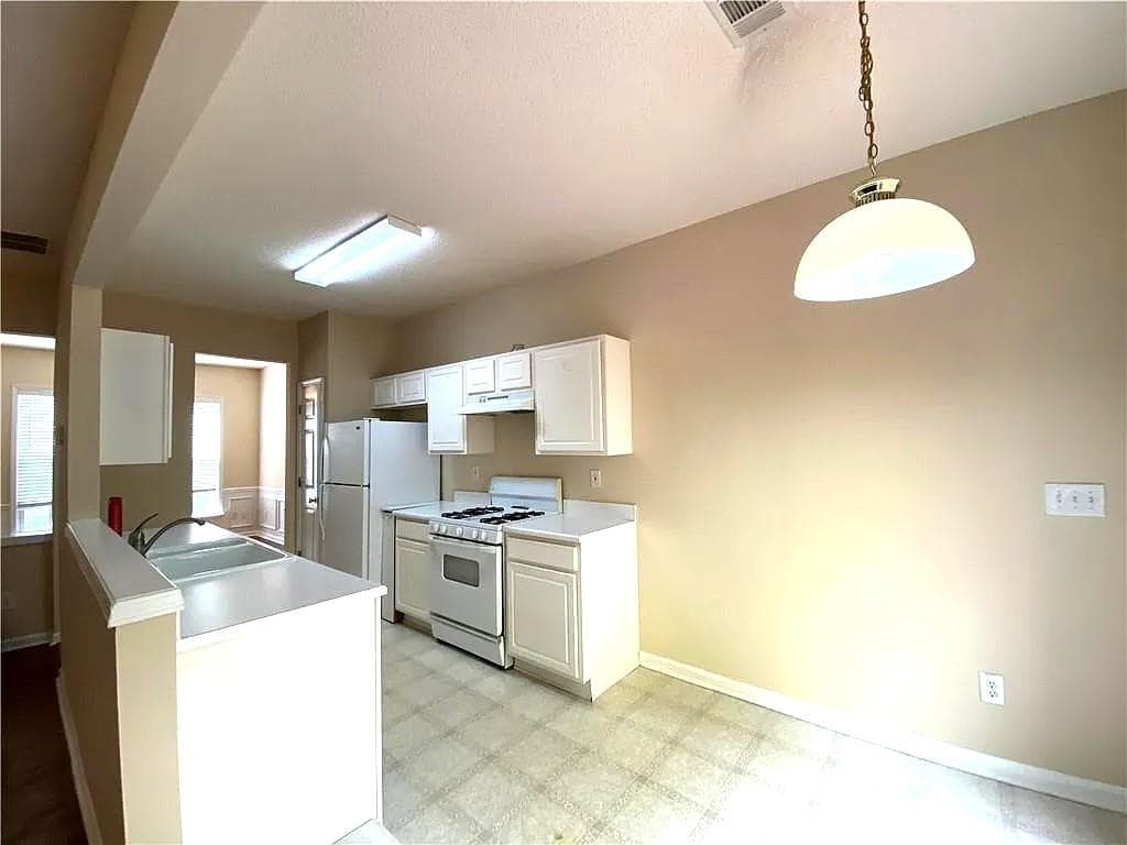 3 bedroom, 3 bathroom, 1,642 sq ft townhouse for rent at 13300 Morris Road 167, Milton, GA 30004 for $2,100 a month — photo 10