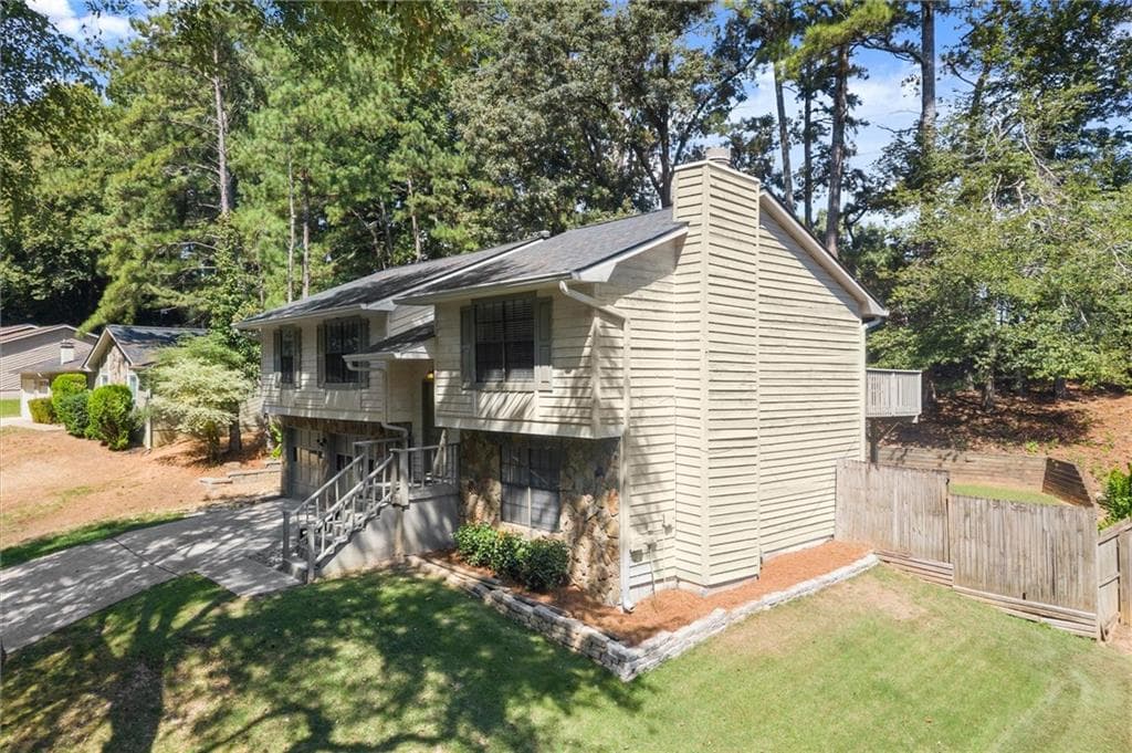3 bedroom, 3 bathroom, 1,959 sq ft single family residence for sale at 695 Waterbrook Terrace, Roswell, GA 30076 — photo 4