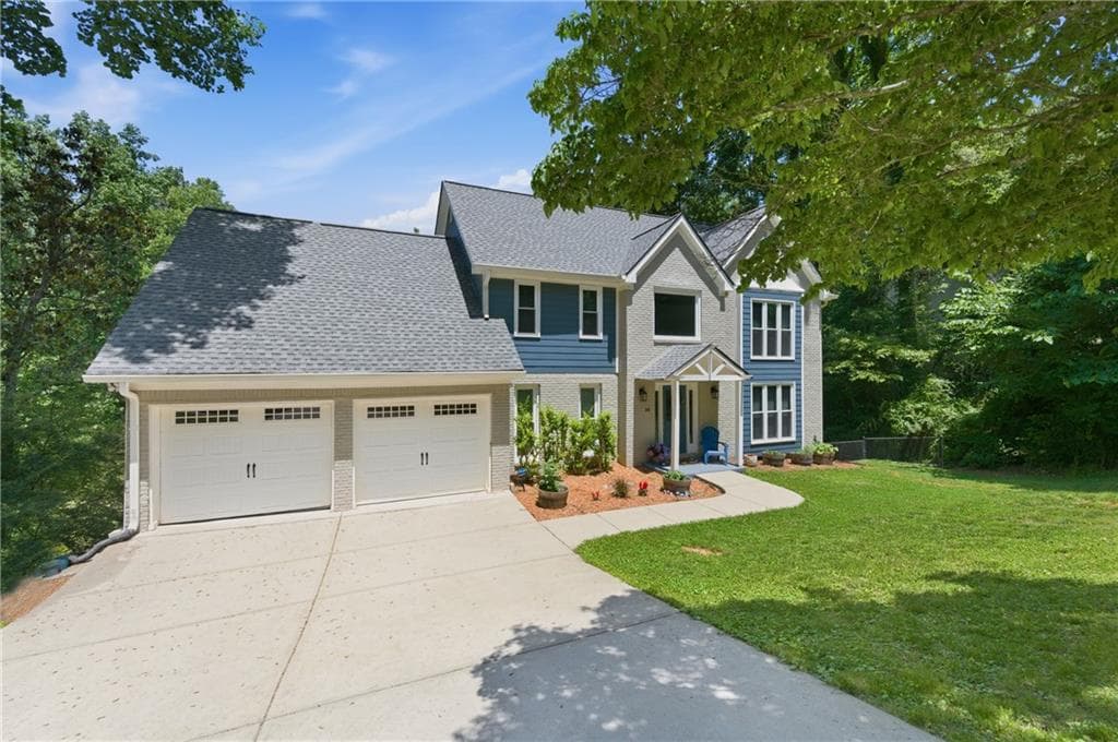 4 bedroom, 3 bathroom, 2,887 sq ft single family residence for sale at 141 Shadowlake Lane, Marietta, GA 30067