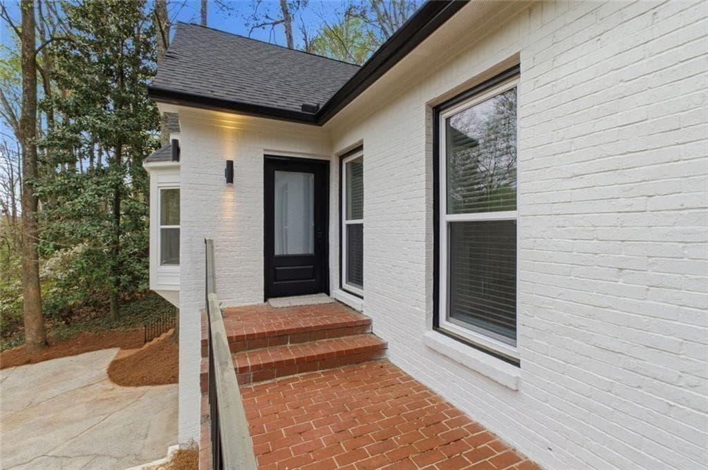 4 bedroom, 4 bathroom, 3,966 sq ft single family residence for sale at 7170 Riverside Drive, Atlanta, GA 30328 — photo 10