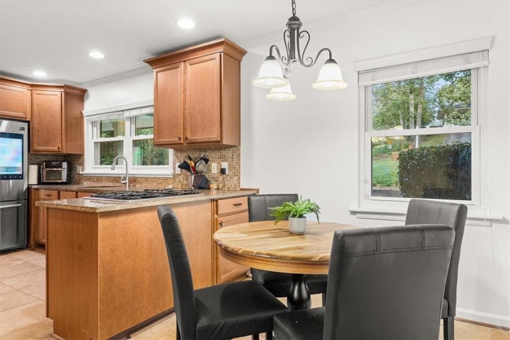 5 bedroom, 3 bathroom, 1,987 sq ft single family residence for sale at 1388 Carolyn Drive, Atlanta, GA 30329 — photo 7