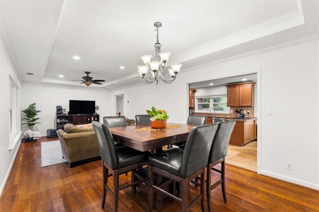 5 bedroom, 3 bathroom, 1,987 sq ft single family residence for sale at 1388 Carolyn Drive, Atlanta, GA 30329 — photo 5