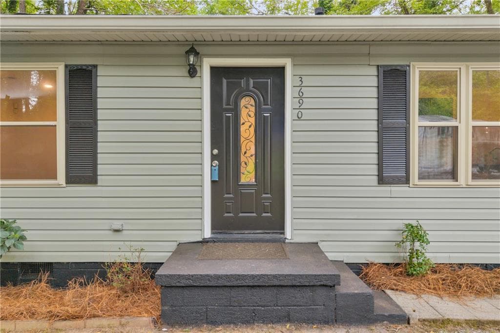 3 bedroom, 2 bathroom, 1,276 sq ft single family residence for sale at 3690 Asbury Lane, Atlanta, GA 30331 — photo 3