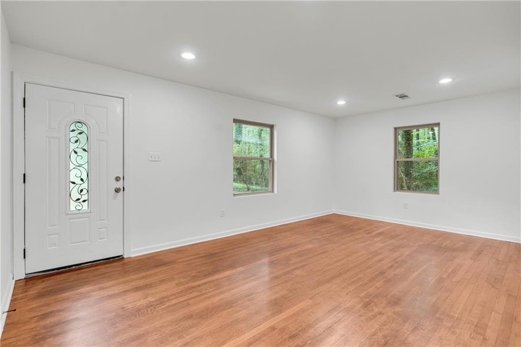 3 bedroom, 2 bathroom, 1,276 sq ft single family residence for sale at 3690 Asbury Lane, Atlanta, GA 30331 — photo 5