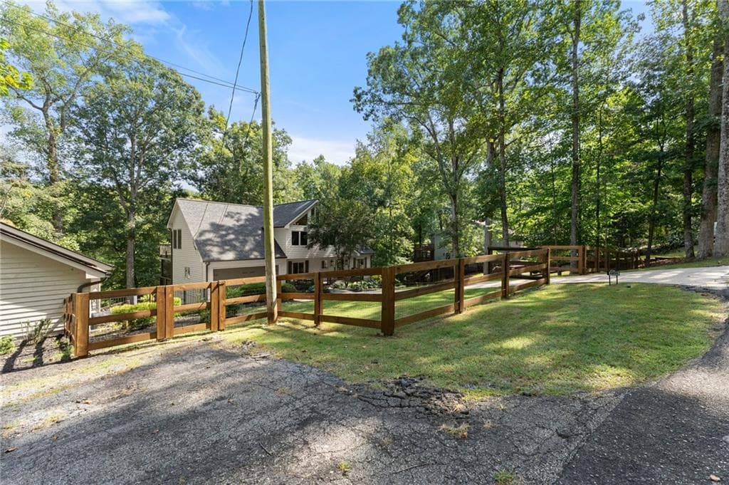4 bedroom, 3 bathroom, 4,043 sq ft single family residence for sale at 6855 Turner Court, Cumming, GA 30041 — photo 9