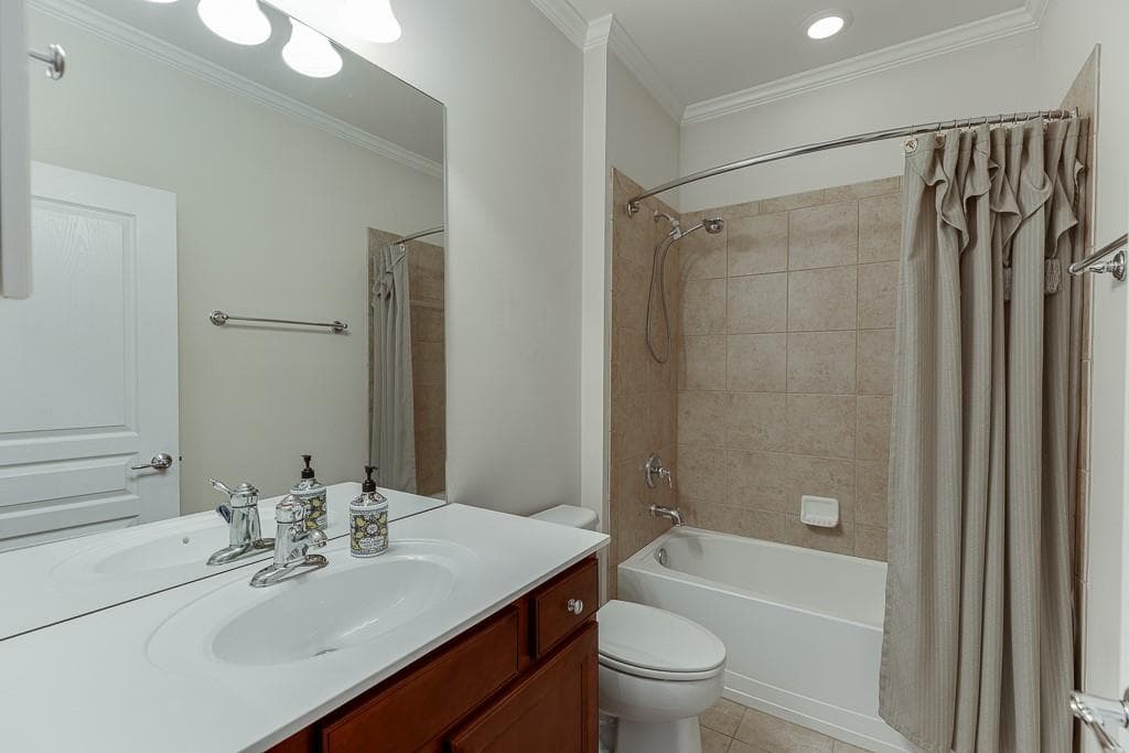 4 bedroom, 3 bathroom, 3,737 sq ft single family residence for sale at 6407 Lantern Ridge, Hoschton, GA 30548 — photo 9