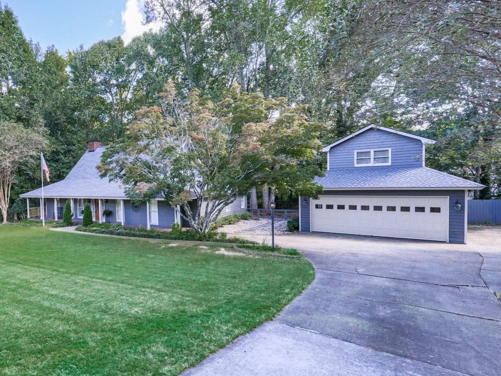 3 bedroom, 2 bathroom, 2,713 sq ft single family residence for sale at 3183 Samples Road, Cumming, GA 30041 — photo 3