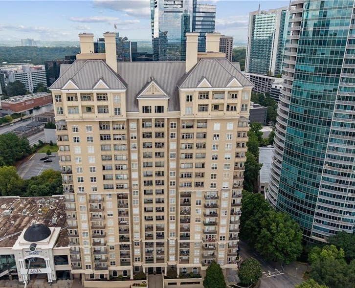 1 bedroom, 1 bathroom, 793 sq ft condominium for rent at 3334 Peachtree Road 1505, Atlanta, GA 30326 for $2,200 a month — photo 1 of 37
