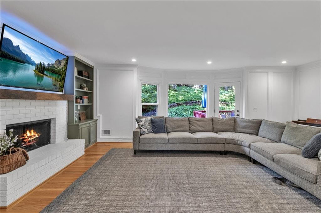 5 bedroom, 4 bathroom, 4,001 sq ft single family residence for sale at 230 Clipper Bay Drive, Alpharetta, GA 30005 — photo 9