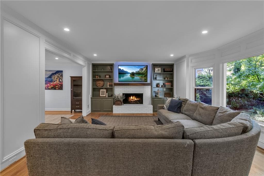 5 bedroom, 4 bathroom, 4,001 sq ft single family residence for sale at 230 Clipper Bay Drive, Alpharetta, GA 30005 — photo 10