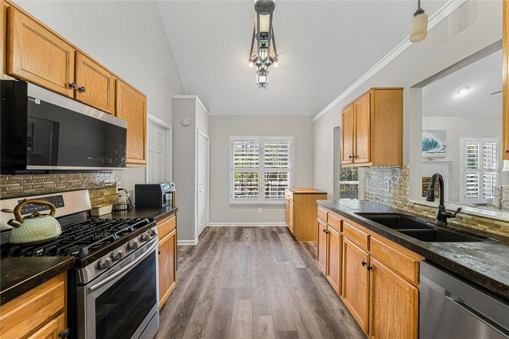4 bedroom, 3 bathroom, 2,736 sq ft single family residence for sale at 448 Summer Creek Drive, Dallas, GA 30157 — photo 9