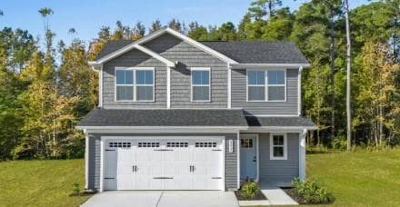 3 bedroom, 3 bathroom, 1,749 sq ft single family residence for sale at 113 Grand Oak Circle, Union City, GA 30291