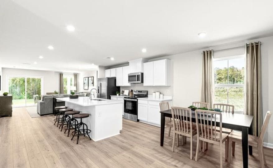 3 bedroom, 3 bathroom, 1,749 sq ft single family residence for sale at 113 Grand Oak Circle, Union City, GA 30291 — photo 7