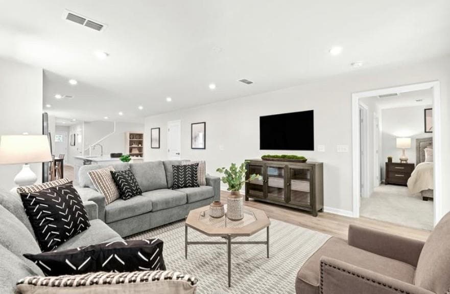 3 bedroom, 3 bathroom, 1,749 sq ft single family residence for sale at 113 Grand Oak Circle, Union City, GA 30291 — photo 8