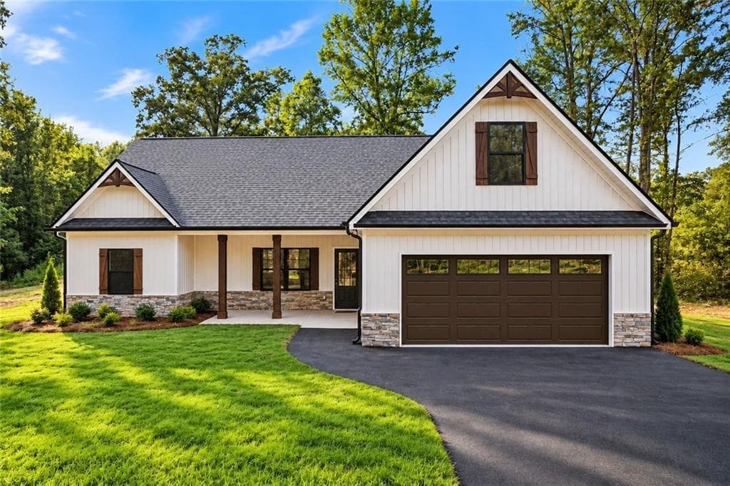 4 bedroom, 2 bathroom, 1,733 sq ft single family residence for sale at 698 Carter Mountain Road, Rockmart, GA 30153